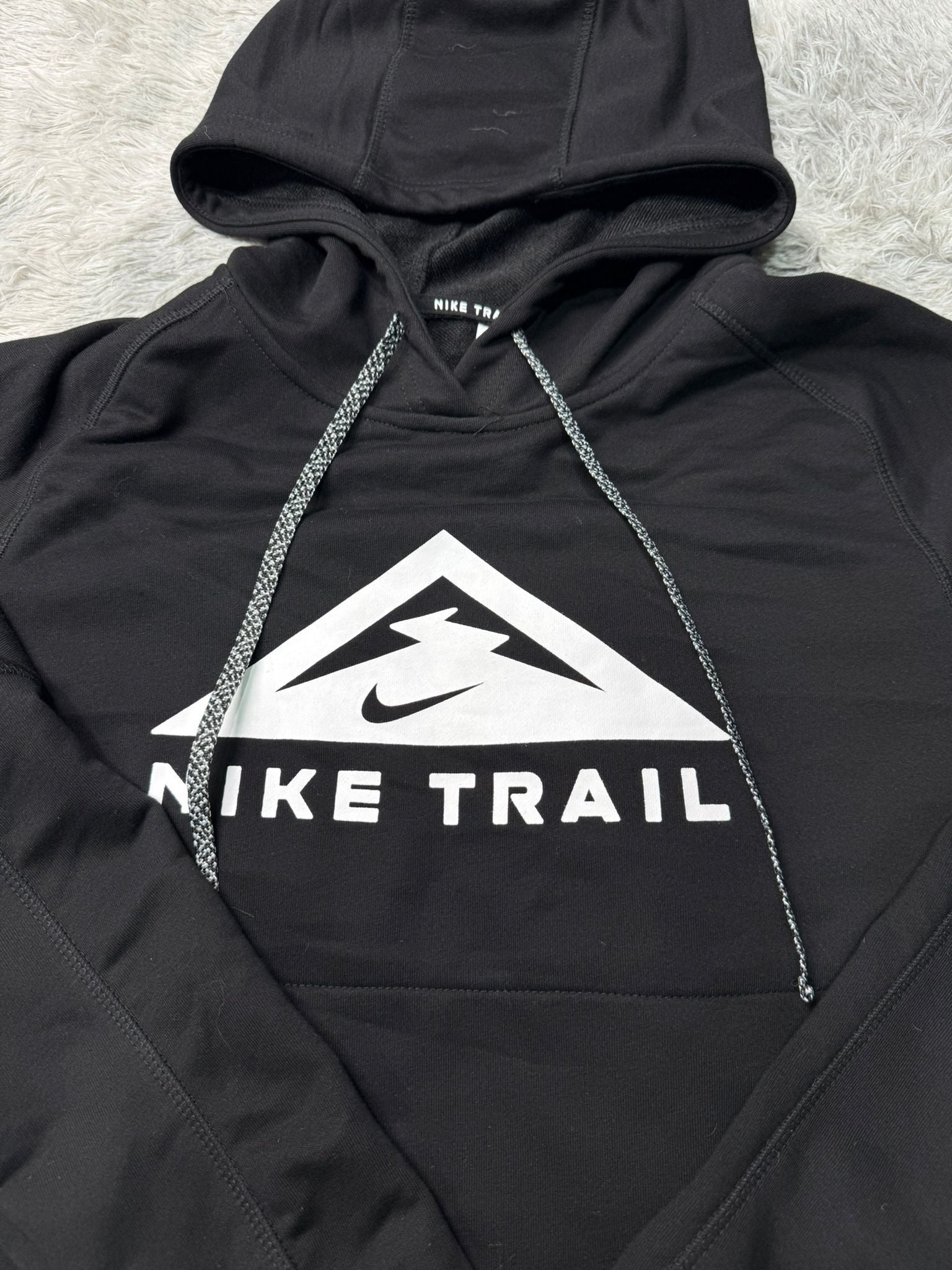 Nike Trail Pull