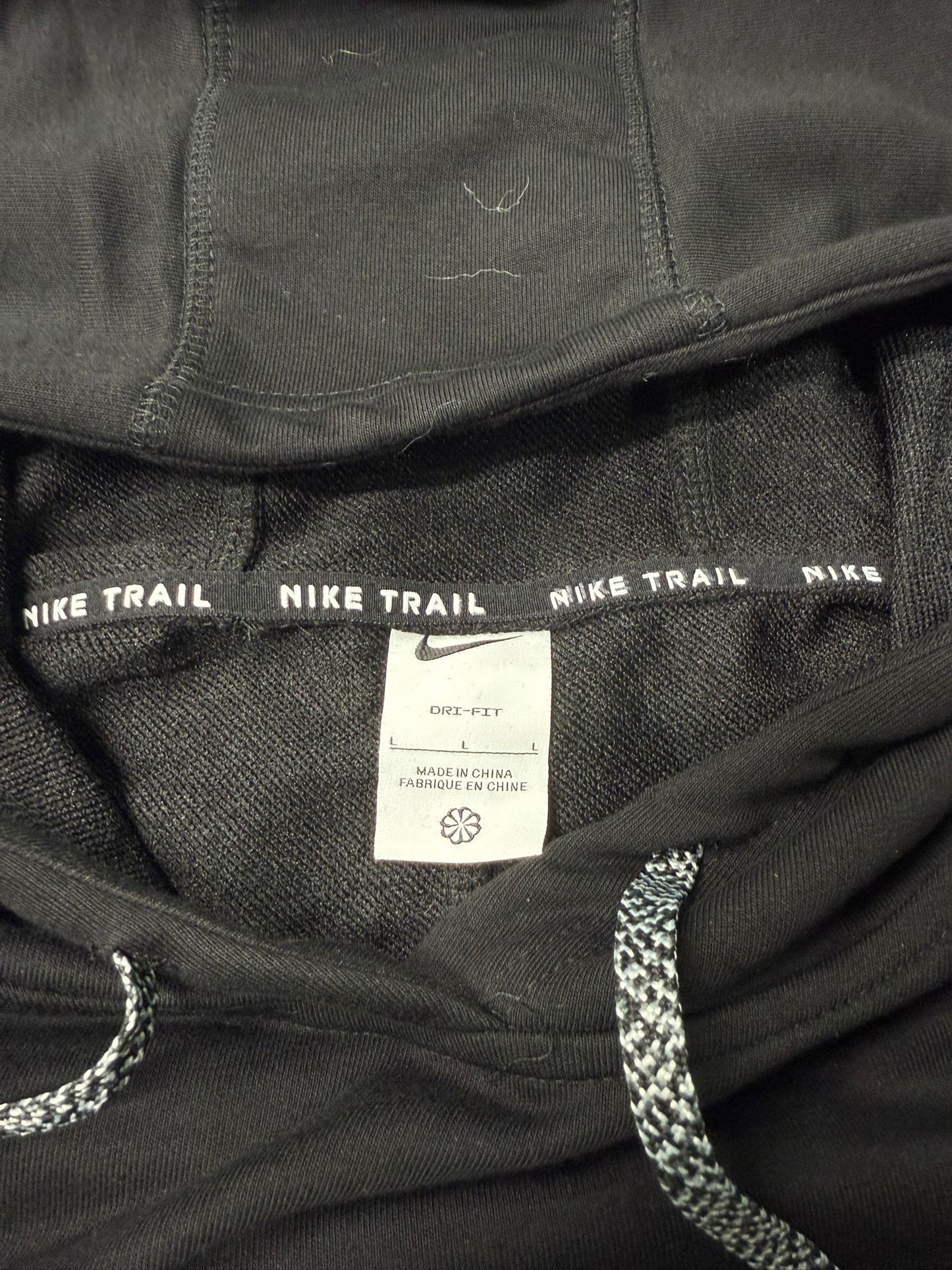 Nike Trail Pull