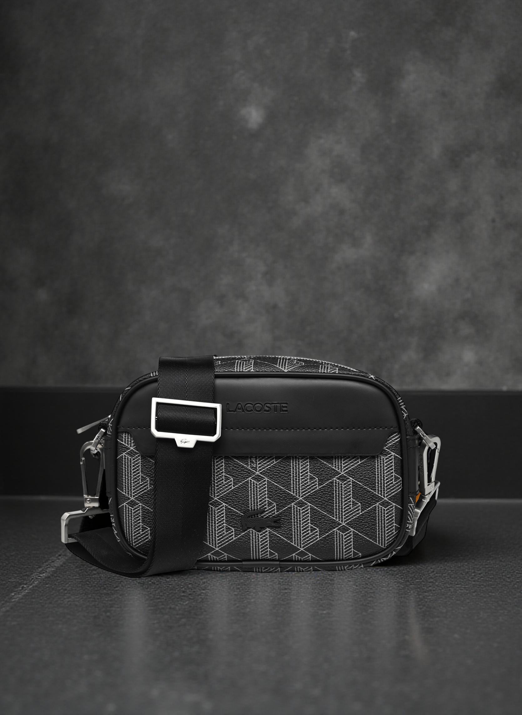 Sacoche lacoste Monogramme Crossbody